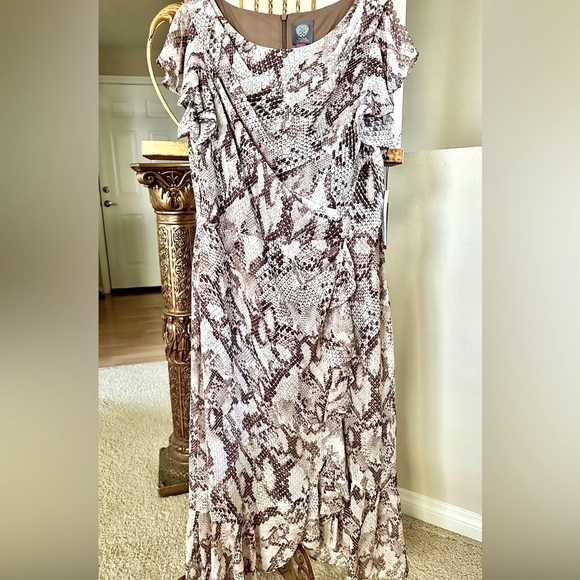 🎁NWT Vince Camuto Animal Print Dress 8/10🎁 - Picture 2 of 6